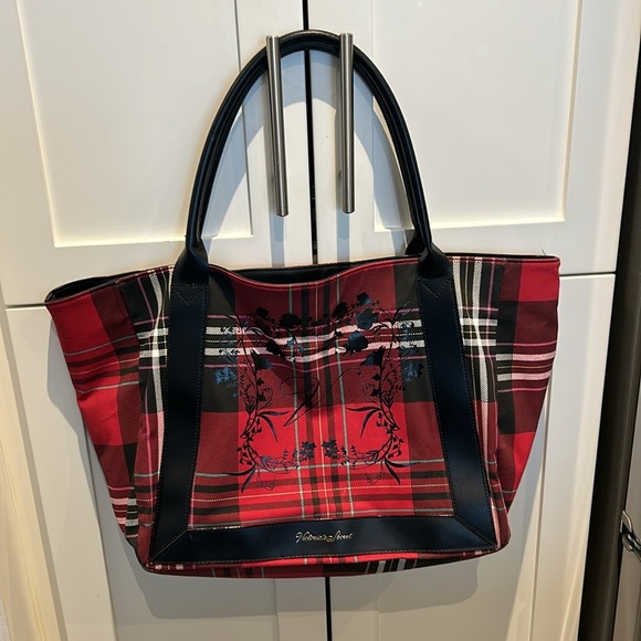 Victoria’s Secret Red Plaid Signature Weekend Tote Bag Purse - Picture 2 of 11